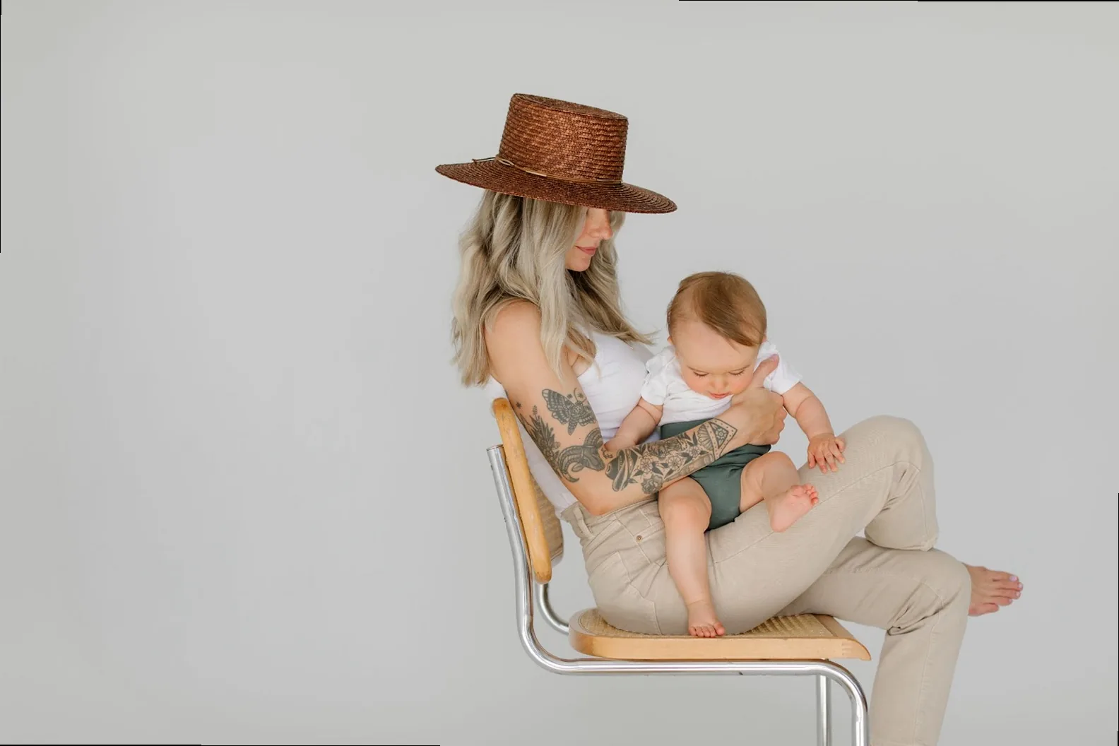 An image symbolizing the enduring nature of maternal love and wisdom, perhaps an open book with light, or a classic, comforting scene.