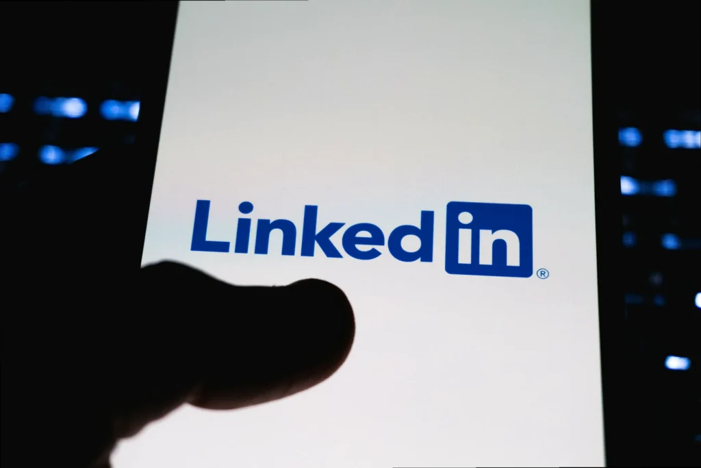 A professional engaging in an online video call, representing effective LinkedIn networking and informational interviews.